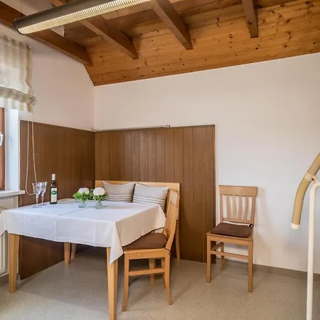 Konrad Schielin Apartment *